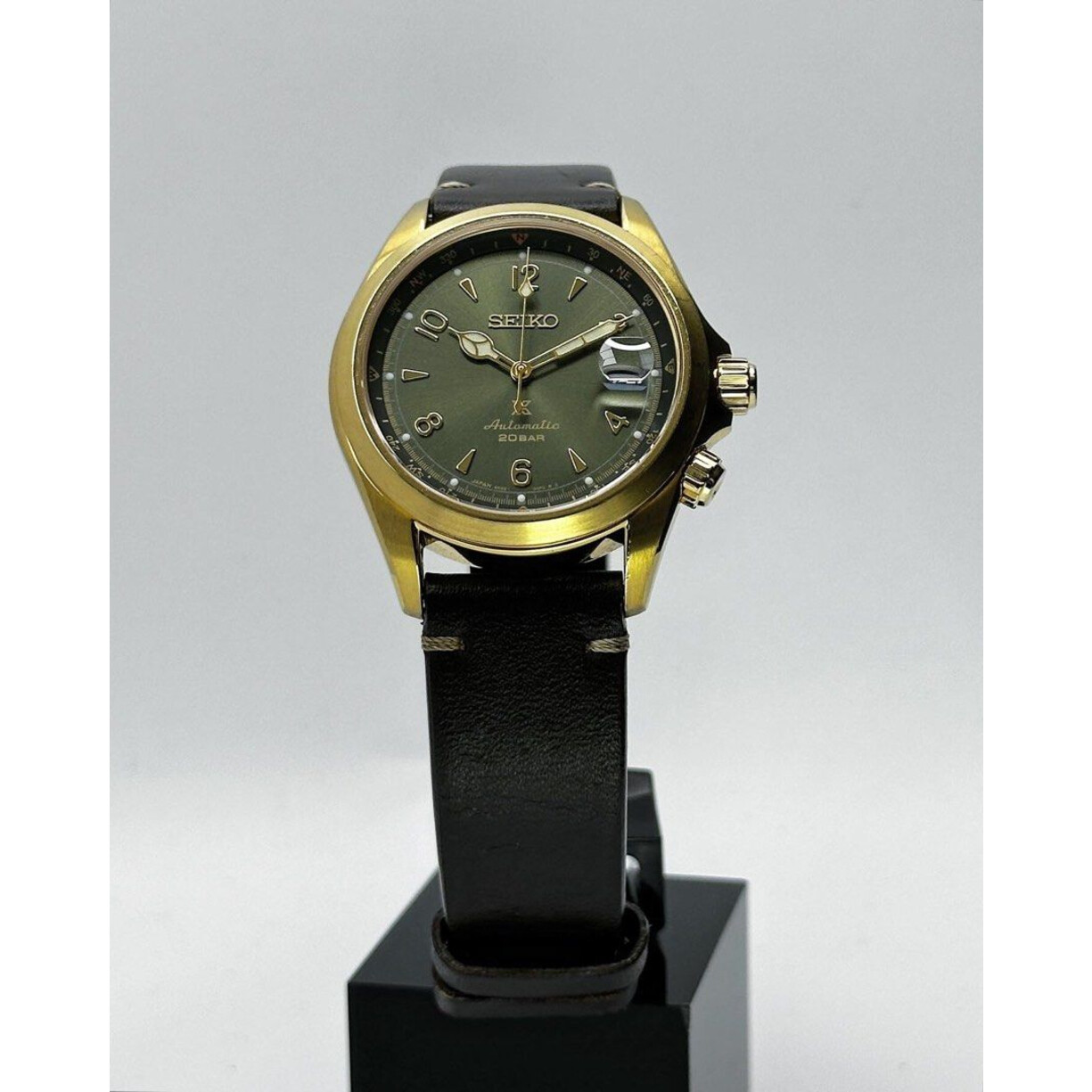 39mm • Seiko SPB210 6R35-00E0 Olive Green Gold Alpinist